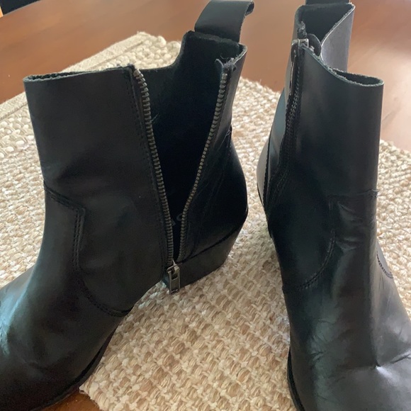 REPORT Leather Chelsea Boots - Picture 10 of 11